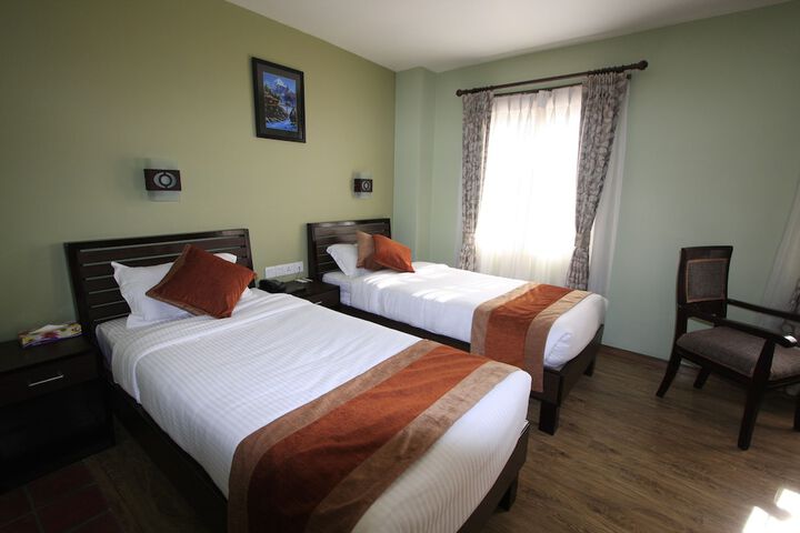 Room 12 of 38