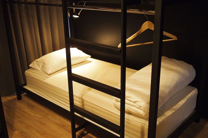 Room 6 of 30