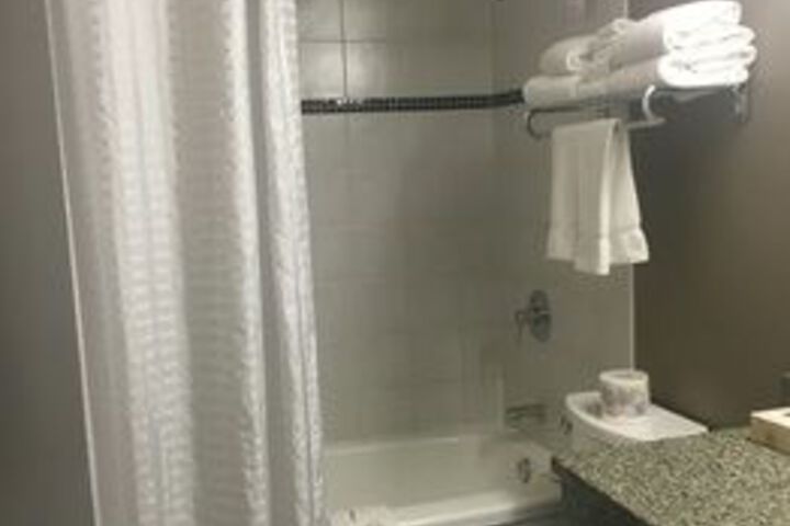 Room 5 of 25