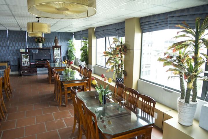 Dining 46 of 60