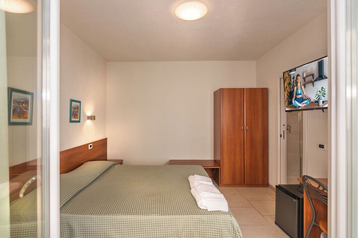 Room 43 of 119