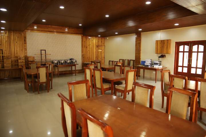 Ballroom/Hall 47 of 68