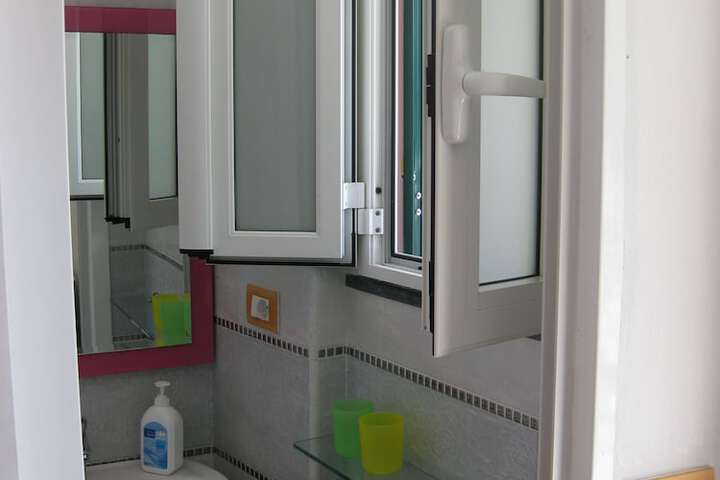Room 13 of 22