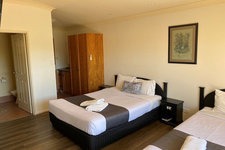 Room 32 of 71