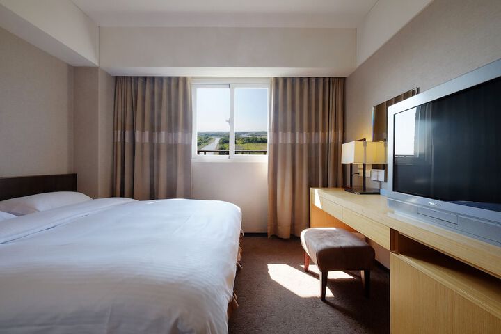 Room 28 of 60