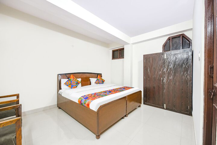 Fabhotel Ginger Grass
