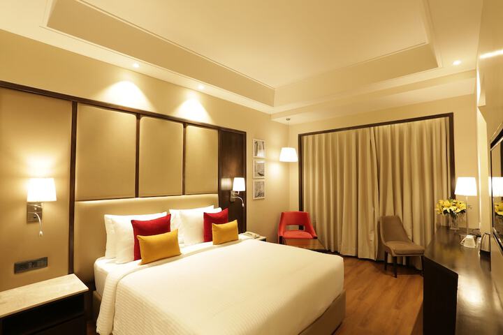Room 13 of 74