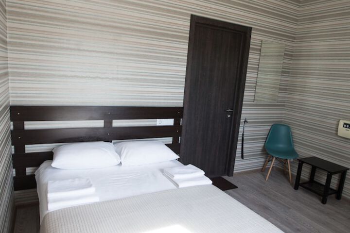 Room 16 of 30