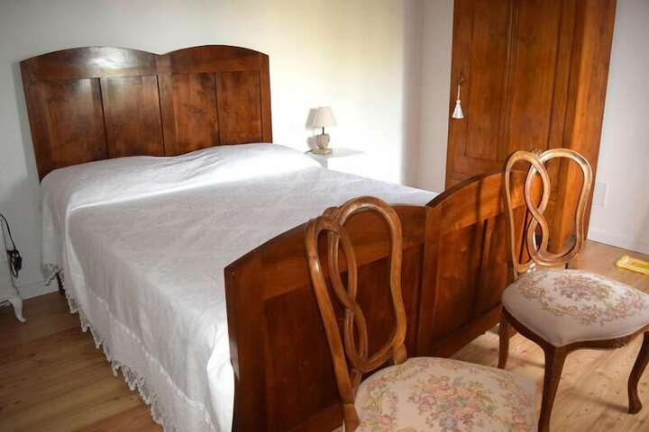 Room 13 of 42