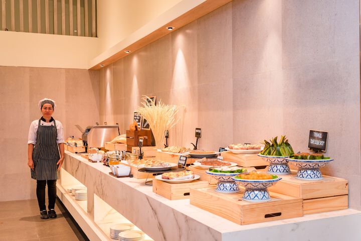 Dining 84 of 98