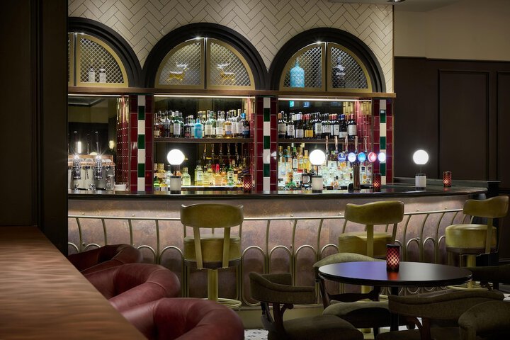 Lounge 65 of 75