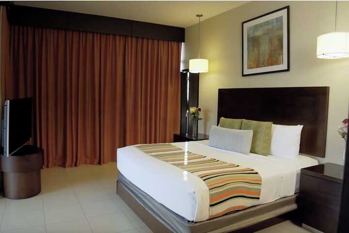 Room 46 of 230