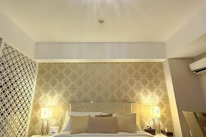 Room 9 of 36