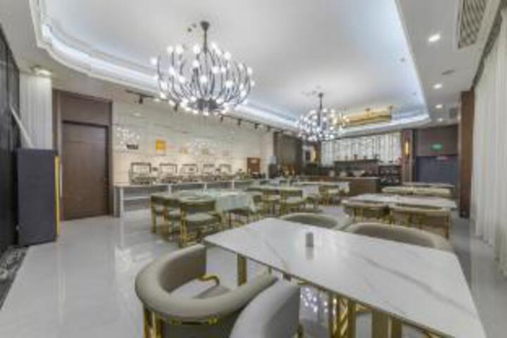 Ruian Overseas Chinese Trade International Hotel