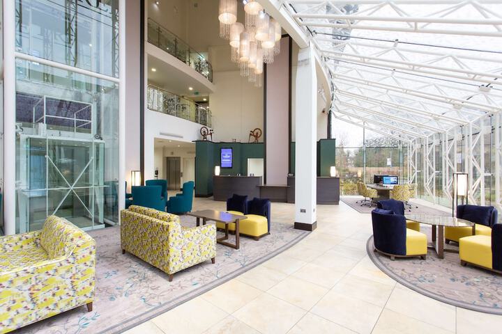 Guest Lobby