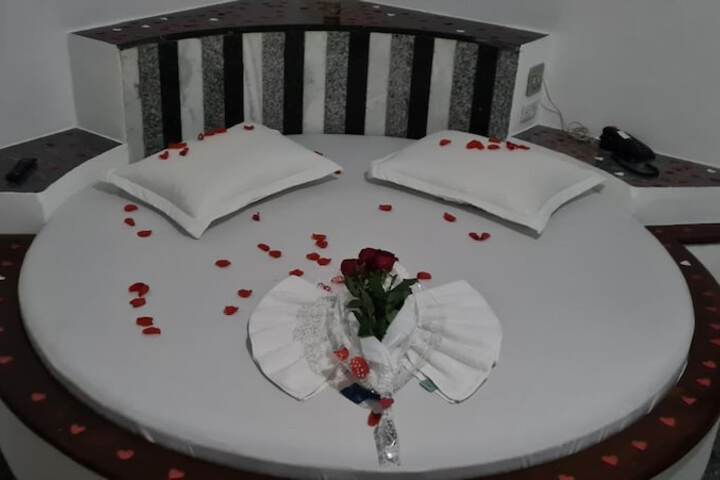 Room 15 of 53