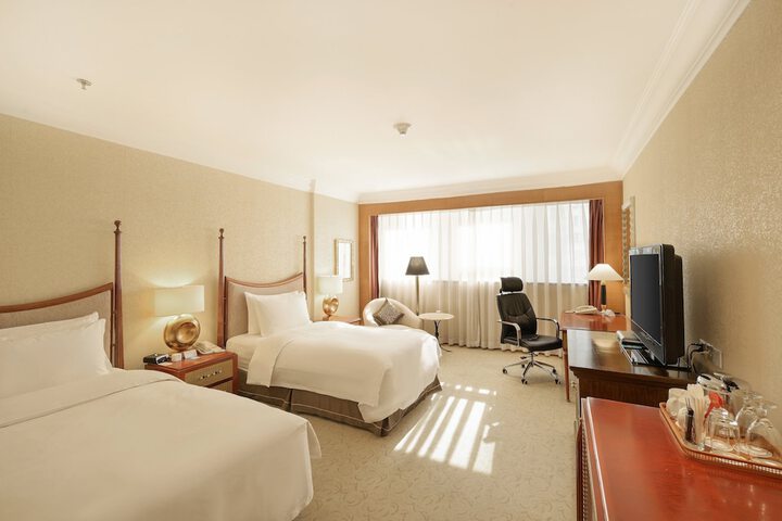 Room 30 of 201