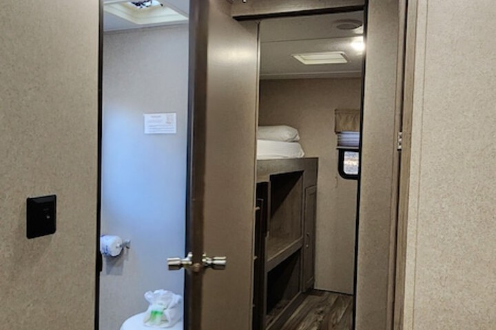 Room 187 of 313