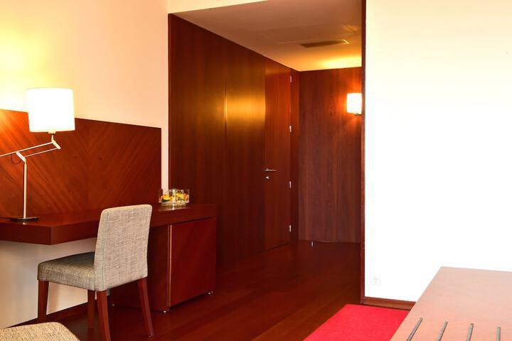 Room 7 of 38
