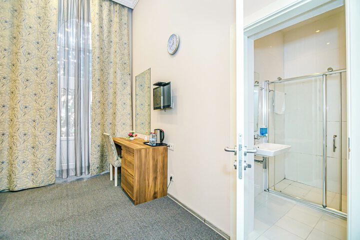 Room 9 of 79