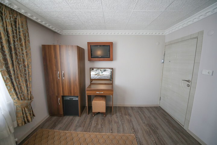 Room 10 of 40
