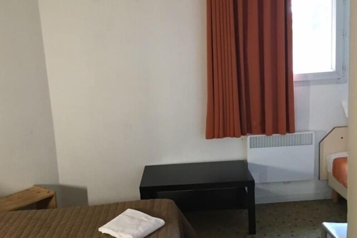 Room 14 of 22