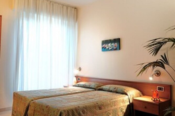 Room 8 of 21