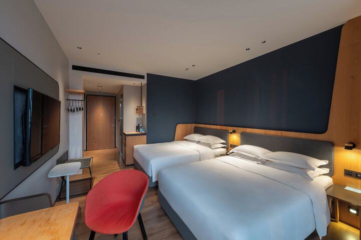 Room 29 of 82