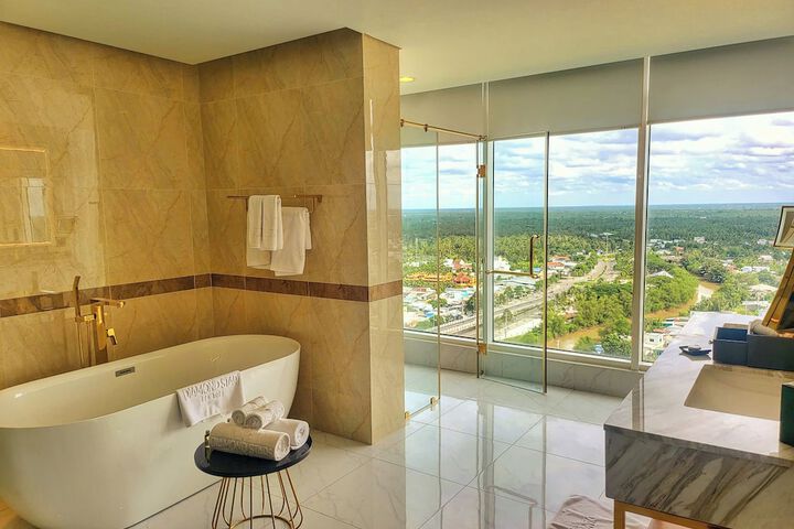 Room 42 of 60