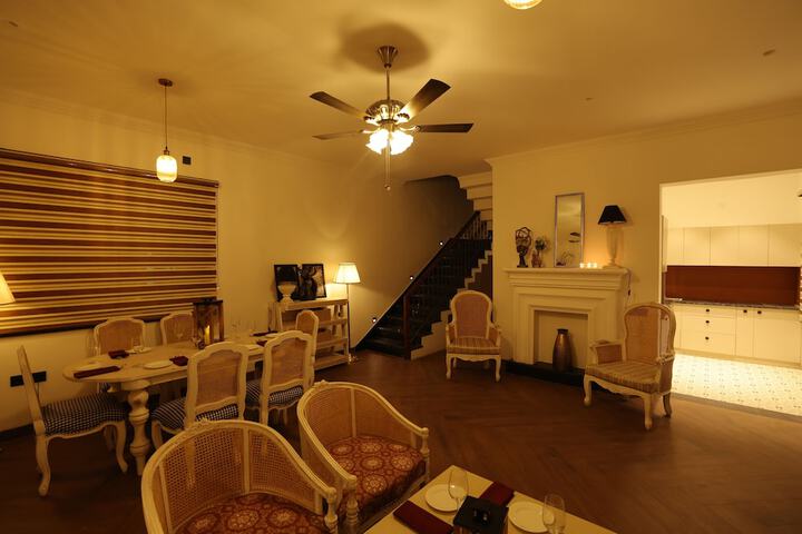 Room 5 of 15