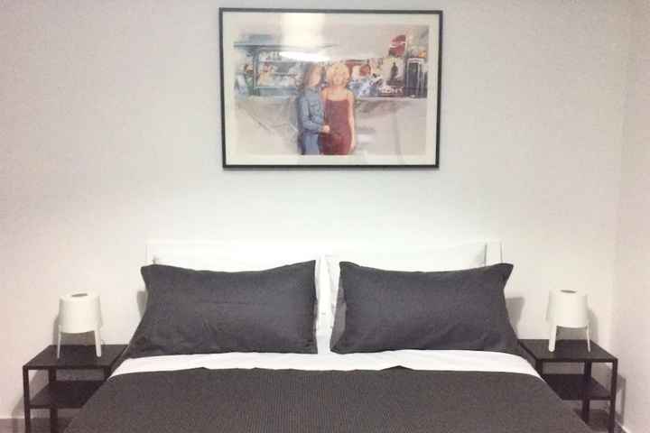 Room 2 of 9