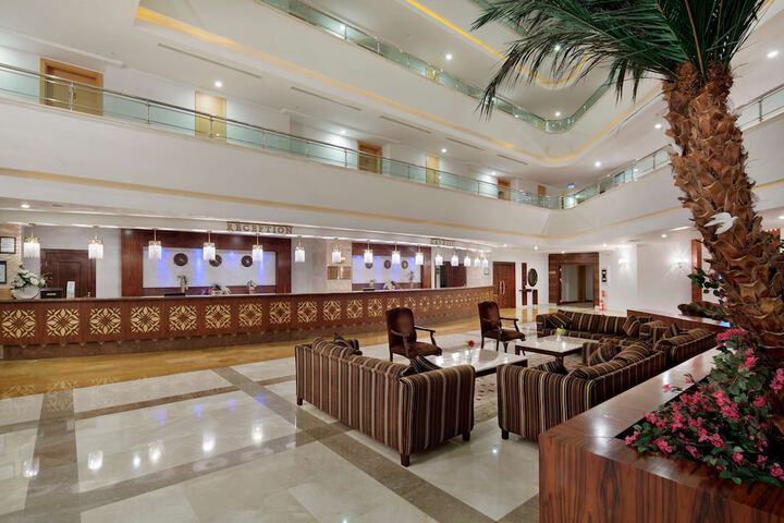 Entrance & Lobby