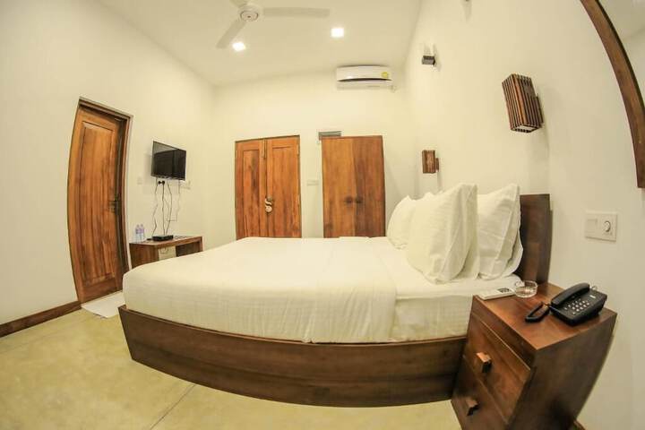 Room 6 of 26