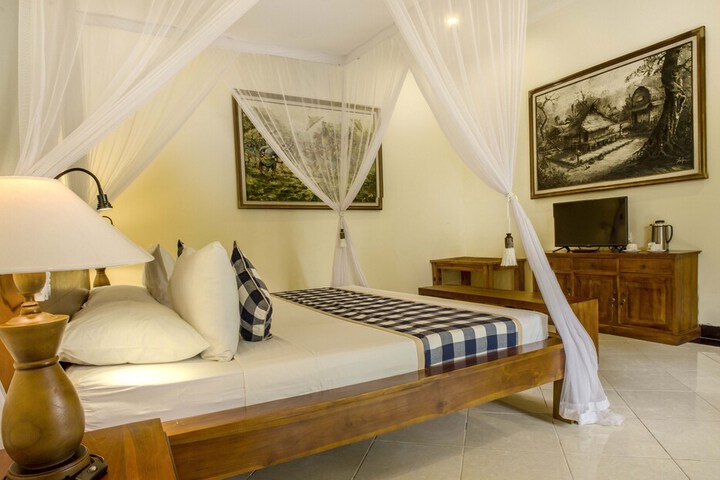 Room 6 of 25