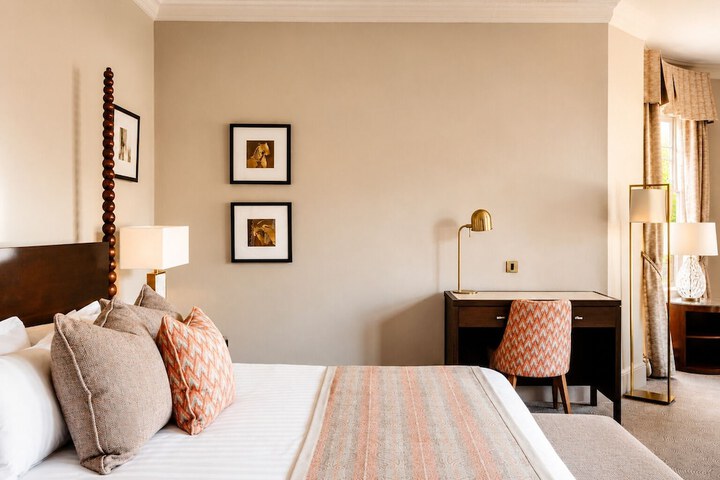 Room 9 of 56