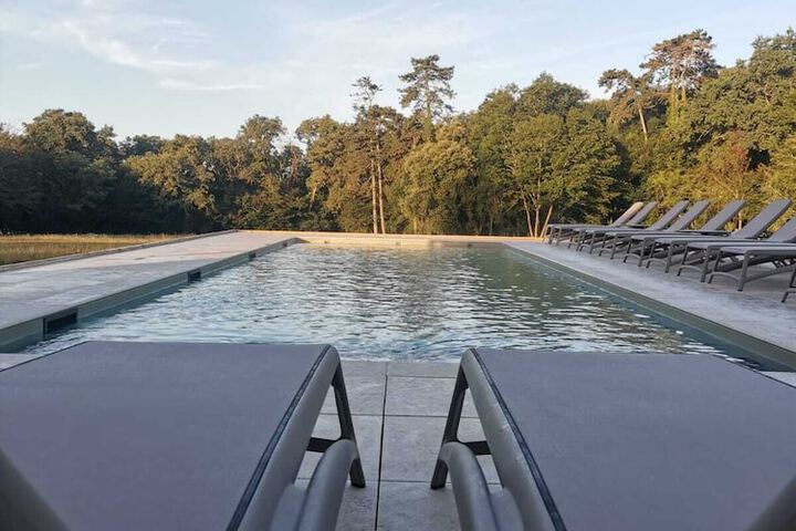 Pool 76 of 109