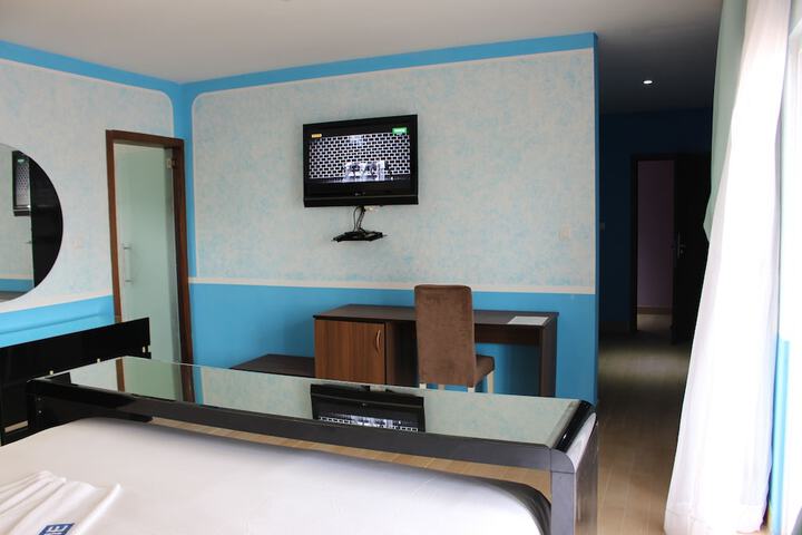 Room 8 of 56