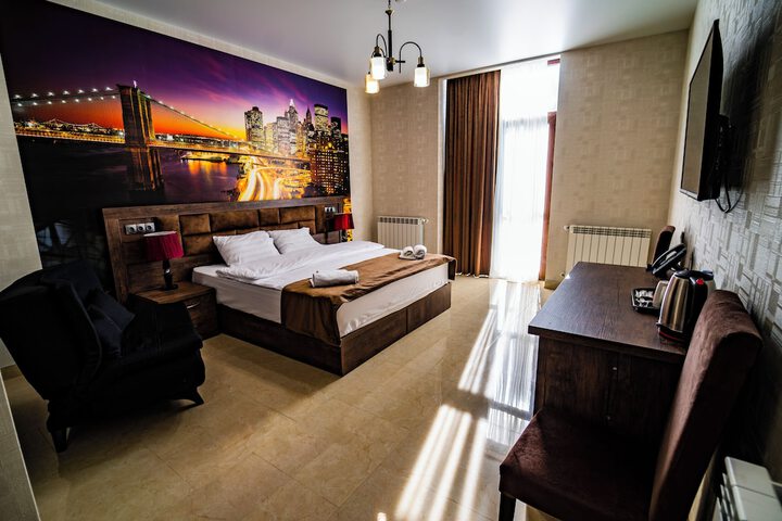 Room 5 of 14