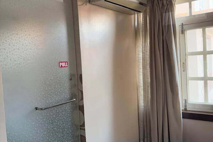 Room 16 of 21