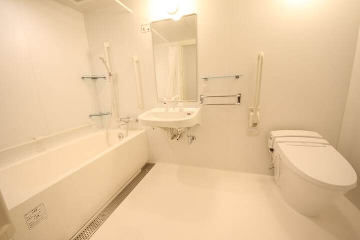Room 12 of 28