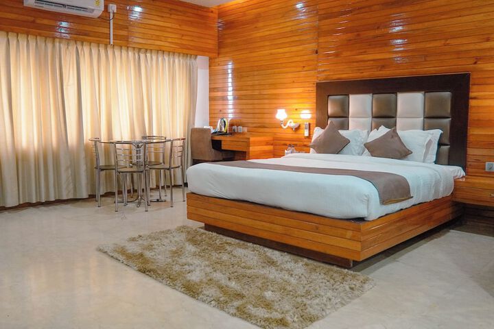 Room 17 of 40