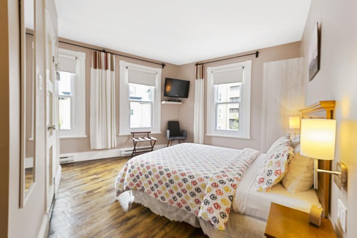 Room 5 of 49