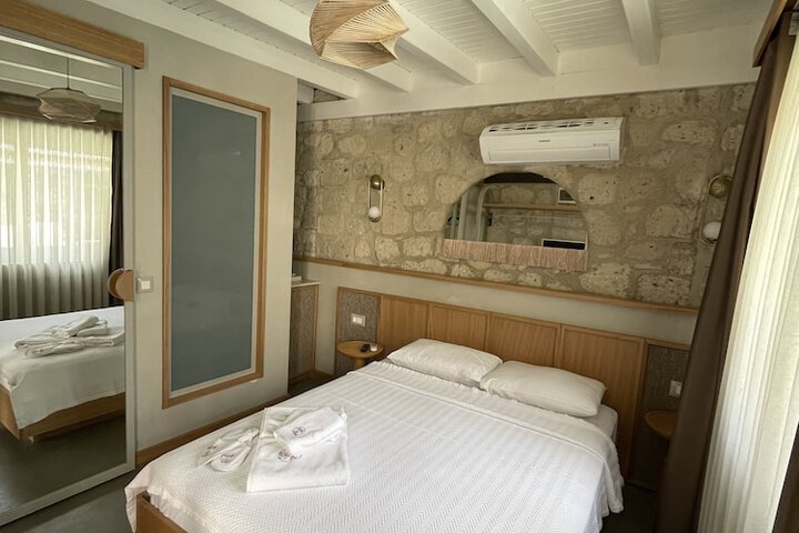 Room 25 of 64
