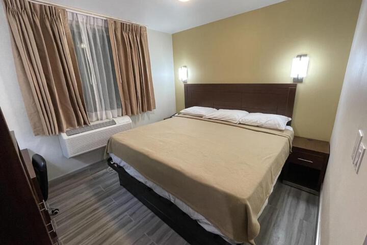 Deluxe Double Room (10 of 10)
