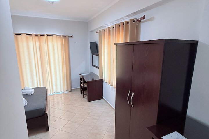 Room 46 of 245