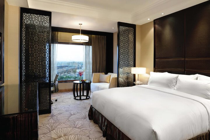 Room 4 of 60