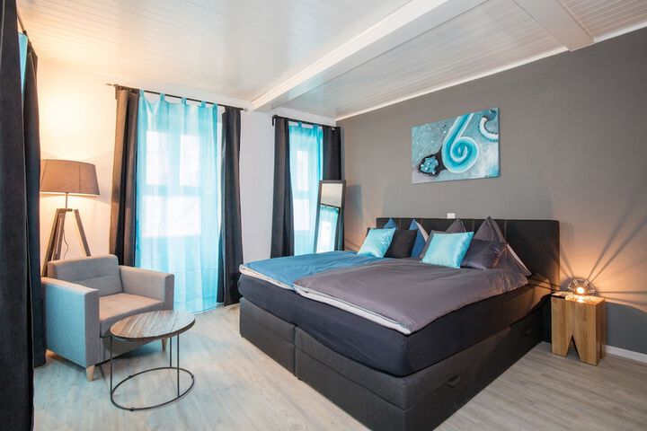 Room 2 of 16