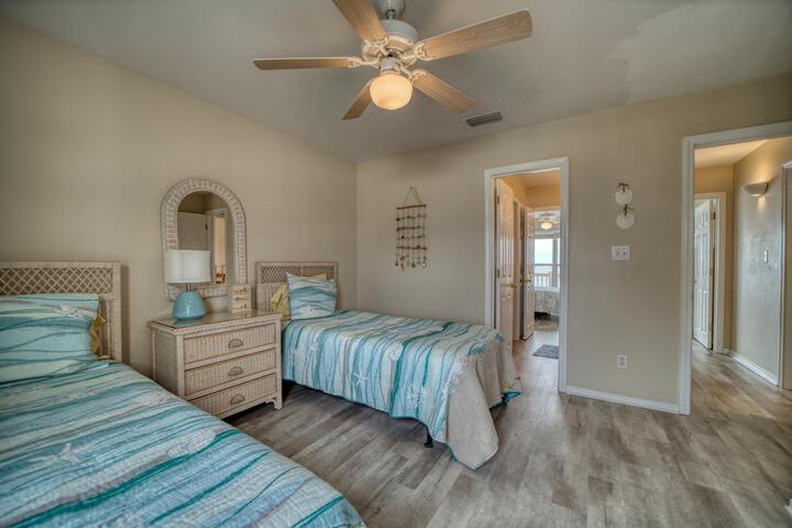 Room 8 of 23