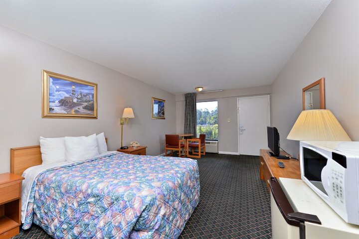 1 Double Bed (2 of 14)