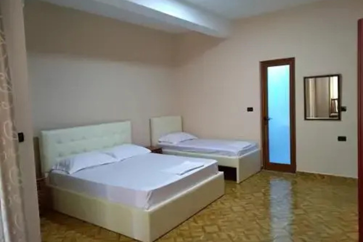Room 3 of 10
